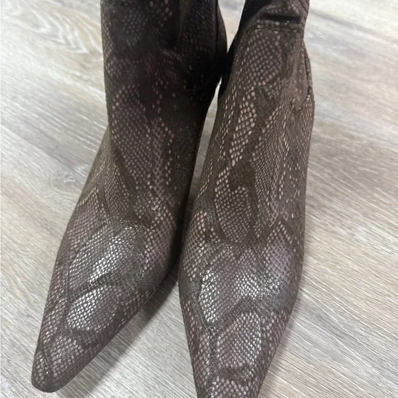 Donald Pliner Brown Snakeskin Knee-High Boots Size 7.5 - Picture 2 of 5